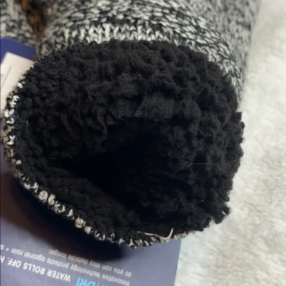 Isotoner Women’s Smart Dri Warm Winter Gloves
